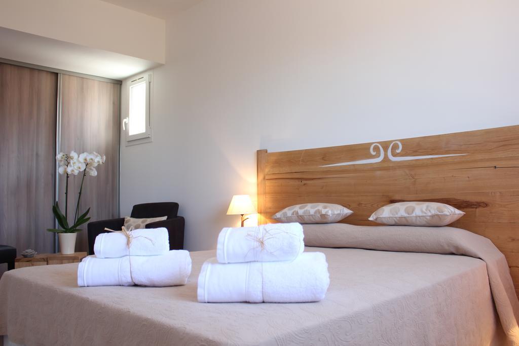 Villas Cala Corsa - 3 Et 4 Chambres - Cala Rossa Porto-Vecchio - Villas Entierement Climatisees Avec Piscine Chauffee Partagee Et Piscines Privees - Internet Gratuit Екстериор снимка